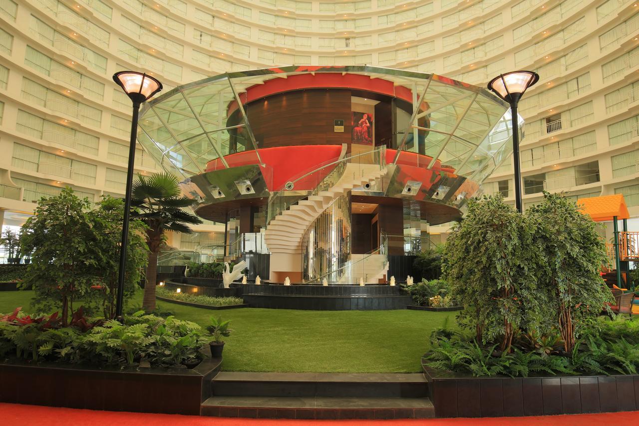 Rajhans Belliza Service Apartment Surat Exterior photo