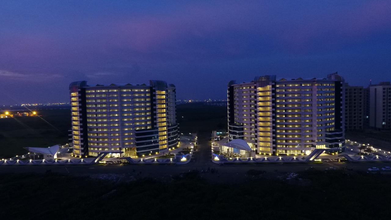 Rajhans Belliza Service Apartment Surat Exterior photo