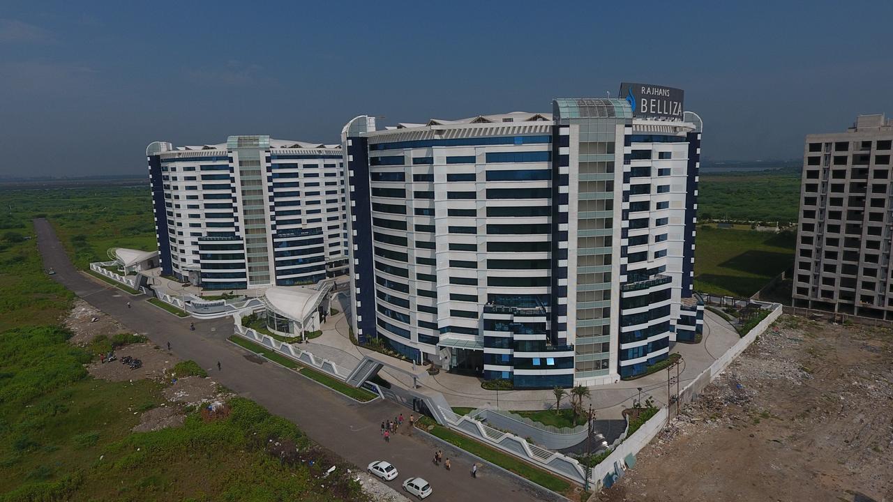 Rajhans Belliza Service Apartment Surat Exterior photo