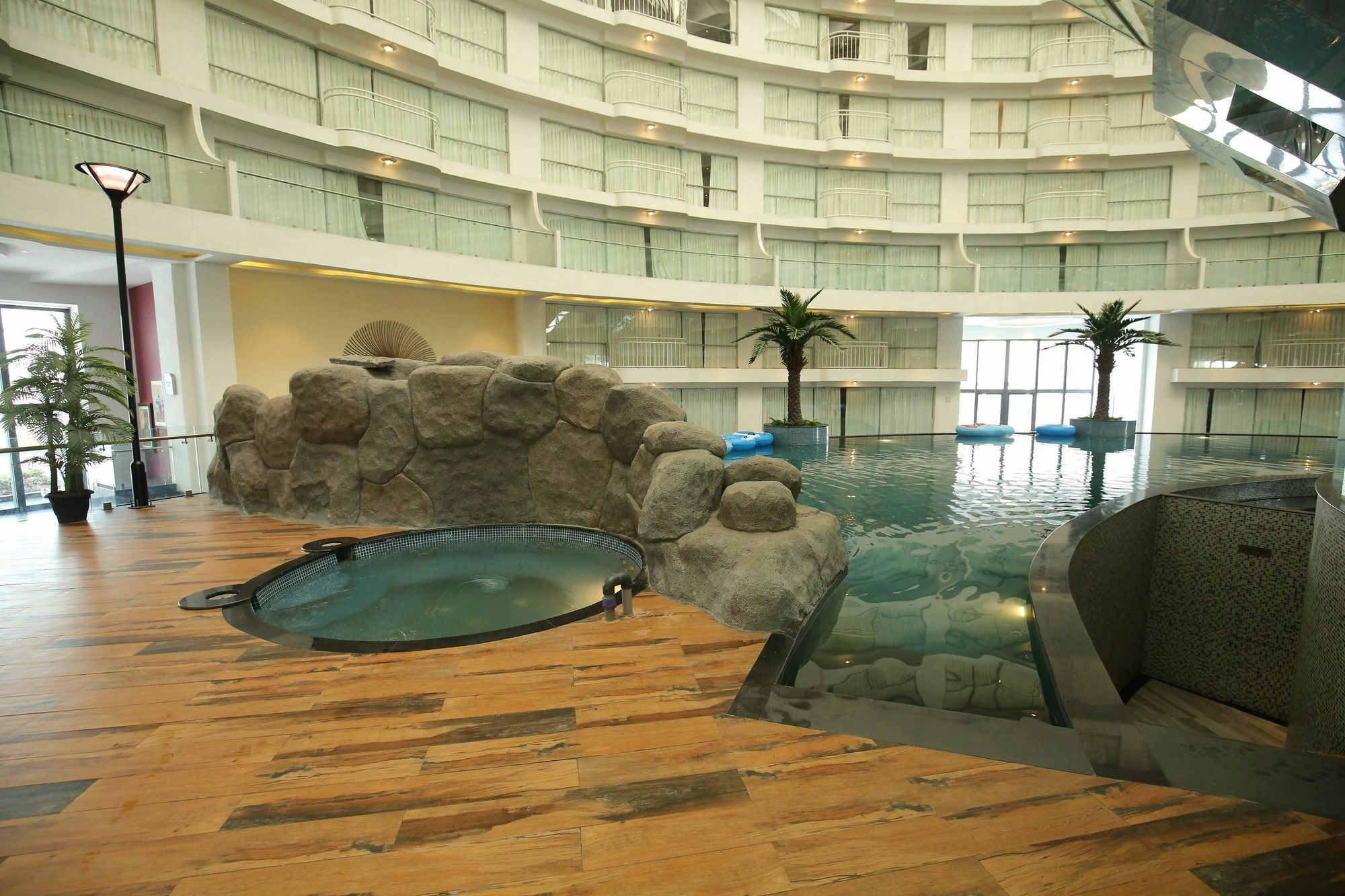 Rajhans Belliza Service Apartment Surat Exterior photo